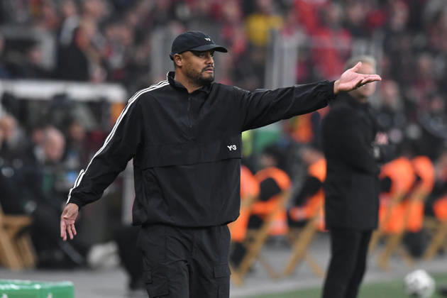 Coach Vincent Kompany FC Bayern Muenchen gestures GER, Bayer 04 Leverkusen vs FC Bayern Muenchen, Football, DFB Pokal Semi-Final, Season 2025 2026, 22 04 2026 DFL REGULATIONS PROHIBIT ANY USE OF PHOTOGRAPHS AS IMAGE SEQUENCES AND OR QUASI VIDEO GER, Bayer 04 Leverkusen vs FC Bayern Muenchen, Football, DFB Pokal Semi-Final, Season 2025 2026, 22 04 2026 Leverkusen Copyright: xEibner-Pressefoto ThomasxThienelx EP_TTL