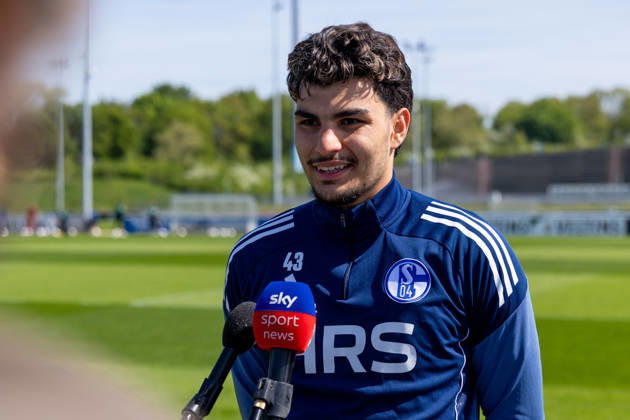 24 04 2026, Football, Training of FC Schalke 04 Media round with Mertcan Ayhan FC Schalke 04 Gelsenkirchen Training ground FC Schalke 04 NRW Germany xRHR PHOTO YYx Copyright: RHR-FOTOx RHR-FOTO YY