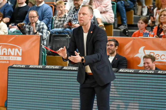 Christian Held RASTA Vechta, Coach gestures RASTA Vechta vs Basketball Loewen Braunschweig, easyCredit Basketball Bundesliga, 31 Matchday, Season 2025 2026, 24 04 2026, RASTA Vechta vs Basketball Loewen Braunschweig, easyCredit Basketball Bundesliga, 31 Matchday, Season 2025 2026, 24 04 2026 Vechta Copyright: xEibner-Pressefoto RobertxGertzenx EP_RGN