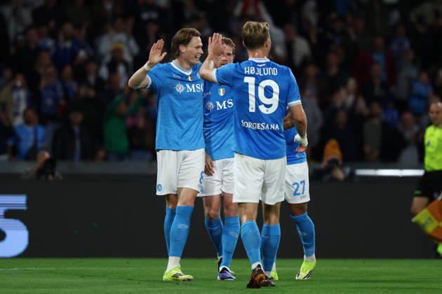 Napoli™s Kevin De Bruyne celebrates after scoring goal 3-0 during the Serie A soccer match between Napoli and Cremonese at the Diego Armando Maradona Stadium in Naples, southern italy - Friday , April 24 , 2026. - Soccer . Copyright: xAlessandroxGarofalo LaPressex