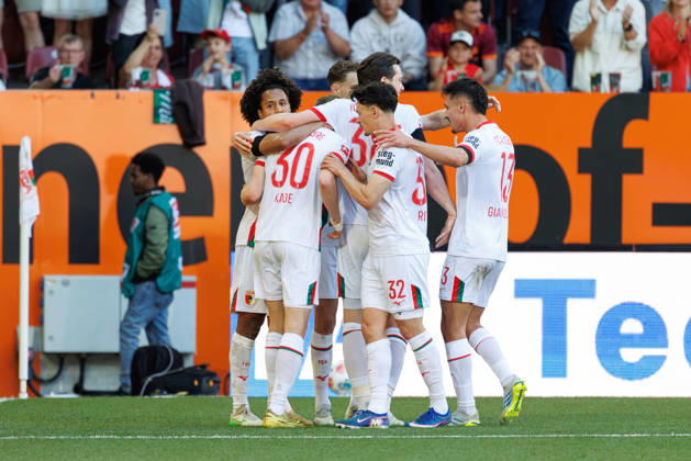 Team FC Augsburg Goal for 1 0 at the match between FC Augsburg v Eintracht Frankfurt, Football, Men, Bundesliga, 2025 2026, 31 Matchday on 25 04 2026 in Augsburg, WWK ARENA DFL and DFB regulations prohibit any use of photographs as image sequences and or quasi video Bayern Germany