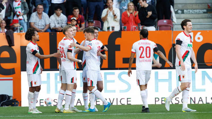 Team FC Augsburg Goal for 1 0 at the match between FC Augsburg v Eintracht Frankfurt, Football, Men, Bundesliga, 2025 2026, 31 Matchday on 25 04 2026 in Augsburg, WWK ARENA DFL and DFB regulations prohibit any use of photographs as image sequences and or quasi video Bayern Germany