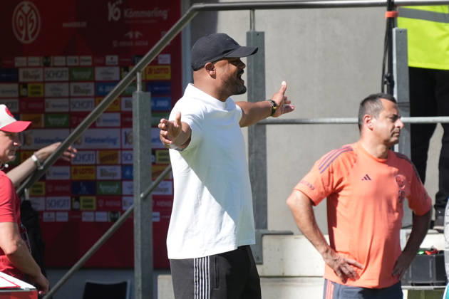 Coach Vincent Kompany FC Bayern Munich 25 04 2026 1 FSV Mainz 05 vs FC Bayern Munich MEWA Arena, Bundesliga, Matchday 31