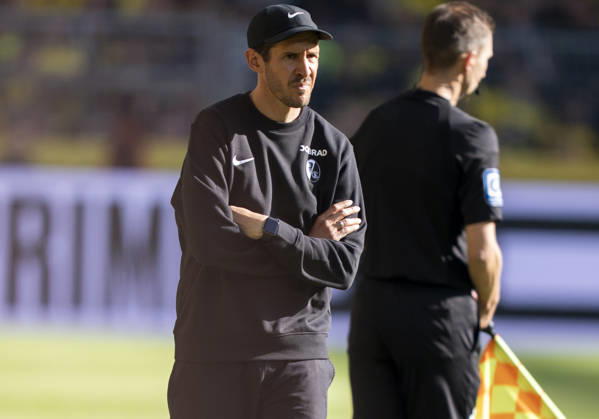 Julian Schuster SC Freiburg, Trainer enttaeuscht, enttaeuscht schauend, dissapointed, traurig, frustiert, frust, gefrustet, frustrated Borussia Dortmund SC Freiburg, 31 Spieltag, 1 Bundesliga in Dortmund, Signal Iduna Park DFL regulations prohibit any use of photographs as image sequences and or quasi video Copyright: HMBxMedia xMarcoxBader