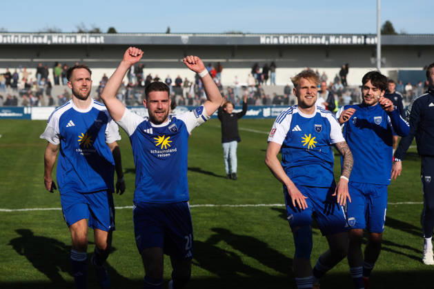 26 04 2026, Soccer, Men, Regionalliga Nord, Matchday 31, BSV Kickers Emden VfB Oldenburg BSV celebrates home win