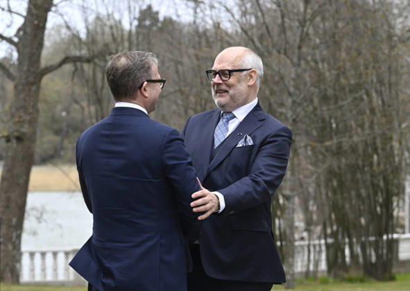 LKS 20260428 Finnish Prime Minister Petteri Orpo welcomes Estonian President Alar Karis at the Prime Minister s official residence Kesäranta during the state visit of the Estonian presidential couple in Helsinki, Finland on April 28, 2026. - HEIKKI SAUKKOMAA Helsinki Finland tCpnclwUQ5g Copyright: xHeikkixSaukkomaax tCpnclwUQ5g