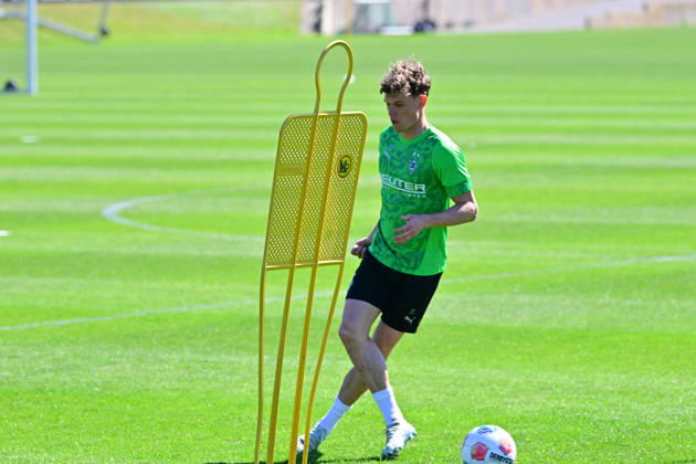 29 04 2026 Moenchengladbach Football, Men, Season 2025 2026, Training Borussia Moenchengladbach Robin Hack Gladbach DFL regulations prohibit any use of photographs as image sequences and or quasi video Borussia Park NRW Germany