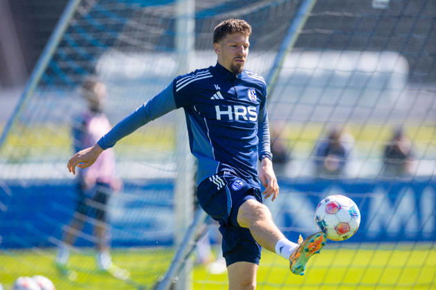 30 04 2026, Football, Training of FC Schalke 04 Janik Bachmann FC Schalke 04 Gelsenkirchen Training ground FC Schalke 04 NRW Germany xRHR PHOTO YYx Copyright: RHR-FOTOx RHR-FOTO YY