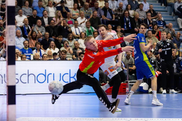 Erik PERSSON FRISCH AUF Goeppingen, 22 scores a goal, Action, Goal throw GER, VfL Gummersbach vs FRISCH AUF Goeppingen, Handball, Bundesliga, Matchday 30, Season 2025 2026, 30 04 2026, GER, VfL Gummersbach vs FRISCH AUF Goeppingen, Handball, Bundesliga, Matchday 30, Season 2025 2026, 30 04 2026, Gummersbach Copyright: xEibnerxPressefoto OliverxSchmidtx EP_OST