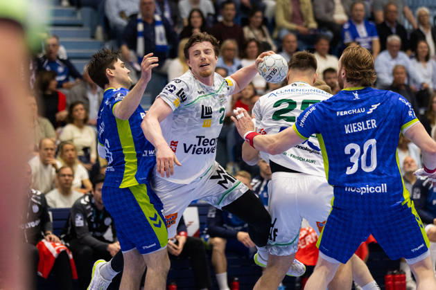 Erik PERSSON FRISCH AUF Goeppingen, 22 scores a goal, Action, Goal throw GER, VfL Gummersbach vs FRISCH AUF Goeppingen, Handball, Bundesliga, Matchday 30, Season 2025 2026, 30 04 2026, GER, VfL Gummersbach vs FRISCH AUF Goeppingen, Handball, Bundesliga, Matchday 30, Season 2025 2026, 30 04 2026, Gummersbach Copyright: xEibnerxPressefoto OliverxSchmidtx EP_OST