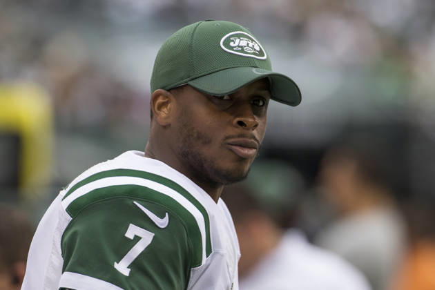 October 2, 2016, New York Jets quarterback Geno Smith (7) looks on during the NFL, American Football Herren, USA game between the Seattle Seahawks and the New York Jets at MetLife Stadium in East Rutherford, New Jersey. The Seattle Seahawks won 27-17. Christopher Szagola CSM Copyright: xChristopherxSzagolax
