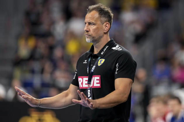 Maik Machulla coach, head coach, RNL , gives instructions, gestures, gesticulates with arms, single image, single photo, action, action, 01 05 2026, Mannheim Germany , Handball, Bundesliga, Rhein Neckar Löwen MT Melsungen xozx