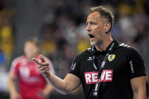Maik Machulla coach, head coach, RNL , gives instructions, gestures, gesticulates with arms, single image, single photo, action, action, 01 05 2026, Mannheim Germany , Handball, Bundesliga, Rhein Neckar Löwen MT Melsungen xozx