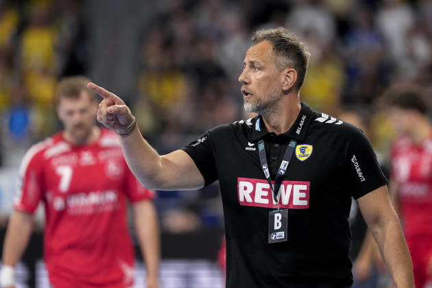 Maik Machulla coach, head coach, RNL , gives instructions, gestures, gesticulates with arms, single image, single photo, action, action, 01 05 2026, Mannheim Germany , Handball, Bundesliga, Rhein Neckar Löwen MT Melsungen xozx