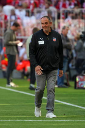 Frank Schmidt 1 FC Heidenheim 1846, Head Coach before the match, GER, FC Bayern Muenchen vs 1 FC Heidenheim 1846, Football, Bundesliga, Matchday 32, Season 2025 2026, 02 05 2026, DFL DFB REGULATIONS PROHIBIT ANY USE OF PHOTOGRAPHS as IMAGE SEQUENCES and or QUASI VIDEO, GER, FC Bayern Muenchen vs 1 FC Heidenheim 1846, Football, Bundesliga, Matchday 32, Season 2025 2026, 02 05 2026 Muenchen Copyright: xEibner-Pressefoto JennixMaulx EP_JML
