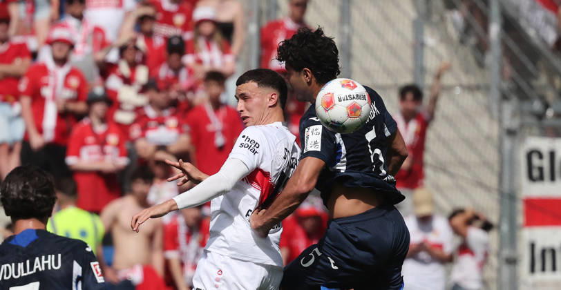 Sinsheim , Bundesliga TSG 1899 Hoffenheim vs VfB Stuttgart , from left Bilal El Khannouss VfB Ozan Kabak Hoff