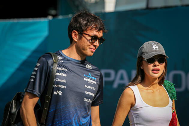 (23) Alexander Albon (THA) - Atlassian Williams F1 Team - Williams FW48 - Mercedes and his girlfriend Muni He (CIN) Professional Golf Player during the Formula 1 Crypto.com Miami Grand Prix 2026 at Miami International Autodrome in Miami Gardens, United States. Round 6 of the 2026 FIA Formula One World Championship, WM, Weltmeisterschaft held May 1-3, 2026. The Miami International Autodrome, located in the grounds of the Hard Rock Stadium, hosts the sixth round featuring the Sprint format. This event weekend features the F1 Sprint format, with a Sprint Shootout and Sprint Race in addition to the standard qualifying session and Grand Prix. Copyright: xAlessioxDexMarcox xAvens-images.com AvensImages IPAxSportx xipa-agency.netx xx IPA_74390403 IPA_Agency_IPA74390403