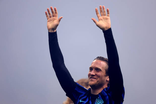 Serie A Fc Internazionale - Parma Calcio Piotr Zielinski of Fc Internazionale celebrates the championship Serie A victory after the Serie A match beetween Fc Internazionale and Parma Calcio at Stadio Giuseppe Meazza on May 3 2026 in Milan Italy . Milano Stadio Giuseppe Meazza Italy Copyright: xMarcoxCanonierox