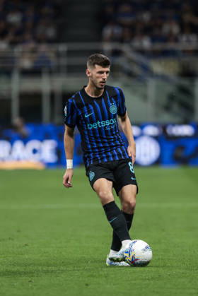 FC Internazionale v Parma Calcio 1913 - Serie A Petar Sucic of FC Internazionale is in action during the Serie A football match between Internazionale FC and Parma Calcio 1913 at Giuseppe Meazza Stadium in Milan, Italy, on May 3, 2026. Milano Italy Copyright: xEmanuelexComincinix originalFilename:comincini-internaz260503_npKtk