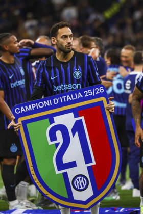 FC Internazionale v Parma Calcio 1913 - Serie A Hakan Calhanoglu celebrates during the Serie A match between FC Internazionale and Parma Calcio 1913 at Giuseppe Meazza in Milano, Italy, on May 3, 2026. Milano Milano Italy Copyright: xMairoxCinquettix originalFilename:cinquetti-fcintern260503_nphFK