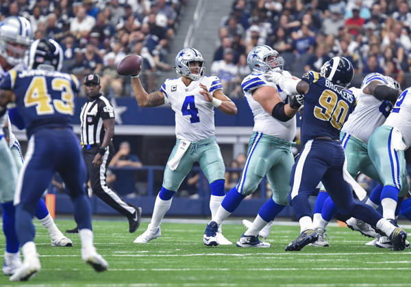 October 01, 2017: Dallas Cowboys quarterback Dak Prescott 4 passes in the third quarter during an NFL, American Football Herren, USA football game between the Los Angeles Rams and the Dallas Cowboys at AT&T Stadium in Arlington, TX Los Angeles defeated Dallas 35-30 Albert Pena CSM Copyright: xAlbertxPenax
