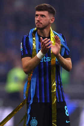 Serie A Fc Internazionale - Parma Calcio Petar Sucic of Fc Internazionale celebrates the victory of the Italian Serie A championship at the end of the Serie A match beetween Fc Internazionale and Parma Calcio at Stadio Giuseppe Meazza on May 3 2026 in Milan Italy . Milano Stadio Giuseppe Meazza Italy Copyright: xMarcoxCanonierox