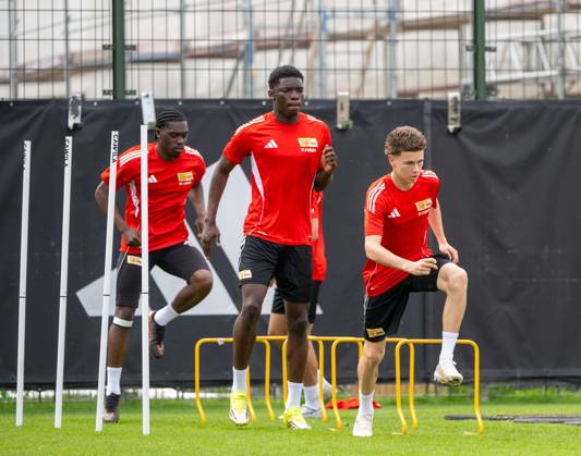 Soccer, Men, Season 2025 2026, 1 Bundesliga, 1 FC Union Berlin, Training on training ground II, f l Derrick Köhn 1 FC Union Berlin , Mekhi Gray U19, 1 FC Union Berlin , Linus Güther 1 FC Union , 05 05 2026, Copyright: xMatthiasxKochx