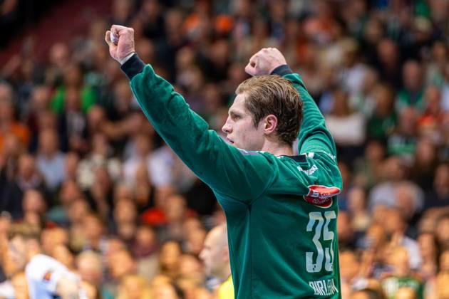 Joel Birlehm TSV Hannover Burgdorf, Nr 35 L R , TSV Hannover Burgdorf orange against SG Flensburg Handewitt blue second leg of the quarter finals the EHF European League 2025 2026 05 05 2026, Swiss Life Hall Hannover, GER , Copyright: xJanxGuentherx xTSVxHannover-Burgdorfx