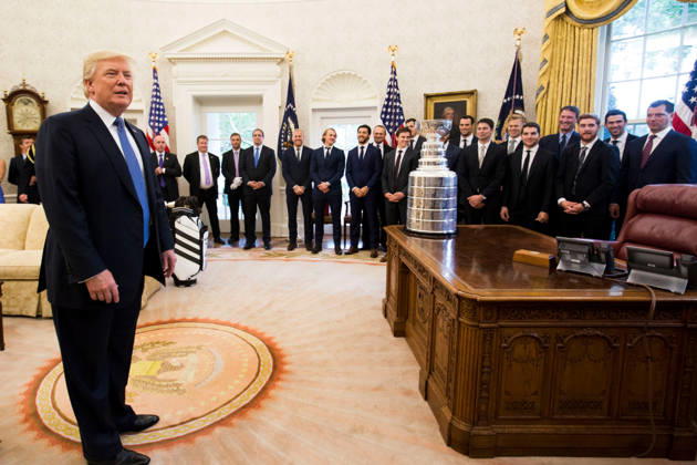 October 10, 2017 - Washington, DC, United States of America - U.S. President Donald Trump hosts the 2016 Stanley Cup Champion Pittsburgh Penguins in the Oval Office of the White House October 10, 2017 in Washington, D.C. Copyright: xShealahxCraighead WhitexHousex