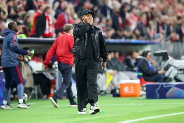 disappointment for head coach Vincent Kompany FC Bayern Muenchen , FC Bayern Muenchen vs Paris Saint Germain, Football, UEFA, Champions League, semi-final, second leg, 06 05 2026 Muenchen Bayern Germany Copyright: xkolbert-press ChristianxKolbertx