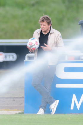 07 05 2026, Football, Training of FC Schalke 04 Director Professional Football Youri Mulder FC Schalke 04 Gelsenkirchen Training ground FC Schalke 04 NRW Germany xRHR PHOTO YYx Copyright: RHR-FOTOx RHR-FOTO YY