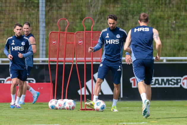 07 05 2026, Football, Training of FC Schalke 04 Kenan Karaman FC Schalke 04 Gelsenkirchen Training ground FC Schalke 04 NRW Germany xRHR PHOTO YYx Copyright: RHR-FOTOx RHR-FOTO YY