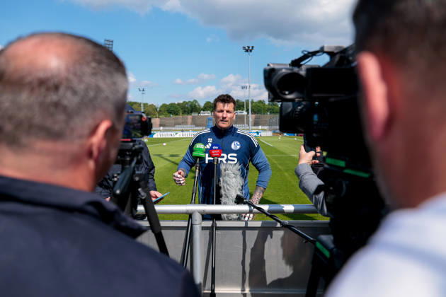 07 05 2026, Football, Training of FC Schalke 04 Media round with goalkeeper Kevin Müller FC Schalke 04 Gelsenkirchen Training ground FC Schalke 04 NRW Germany xRHR PHOTO YYx Copyright: RHR-FOTOx RHR-FOTO YY