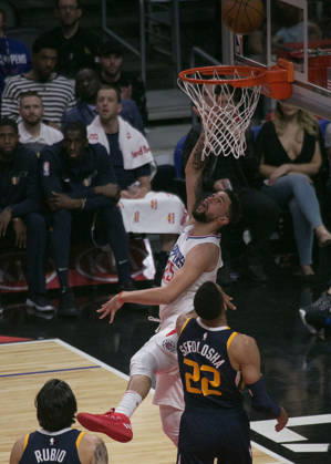 October 24, 2017 - Los Angeles, California, U.S - Austin Rivers 25 of the Los Angeles Clippers goes for a reverse layup during their regular season NBA, Basketball Herren, USA game against the Utah Jazz on Tuesday October 24, 2017 at the Staples Center in Los Angeles, California. Clippers defeats Jazz, 102-84. Copyright: xArianaxRuizx