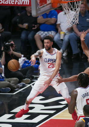 October 24, 2017 - Los Angeles, California, U.S - Austin Rivers 25 of the Los Angeles Clippers keeps the ball inbound during their regular season NBA, Basketball Herren, USA game against the Utah Jazz on Tuesday October 24, 2017 at the Staples Center in Los Angeles, California. Clippers defeats Jazz, 102-84. Copyright: xArianaxRuizx