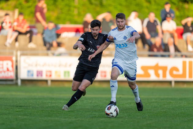 Soccer Mens Regionalliga Bayern Season 2025 2026 33 Matchday 08 05 2026 TSV Buchbach Viktoria Aschaffenburg SMR Arena Sammy Ammari L of TSV Buchbach in a duel with Niklas Borger R of SV Viktoria Aschaffenburg Buchbach SMR Arena Bavaria Germany