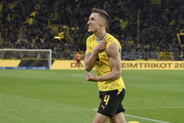 Nico Schlotterbeck Dortmund 4 cheers after scoring 2 1 08 05 2026 ¢ Football ¢ Borussia Dortmund vs Eintracht Frankfurt, Signal Iduna Park, Dortmund, DFB DFL REGULATIONS PROHIBIT ANY USE OF PHOTOGRAPHS AS IMAGE SEQUENCES AND OR QUASI VIDEO Copyright: xpepphotox xHorstxMauelshagenx pep00321, pep_20260508_hm_353078