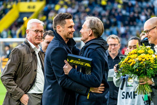 Germany Bundesliga 2025 2026 Matchday 33, Borussia Dortmund vs Eintracht Frankfurt, Friday, 08 05 2026 Signal Iduna Park, North Rhine-Westphalia Sebastian Kehl emotional farewell in front of the fans with Matzke Copyright: xCelinaxLeiersx