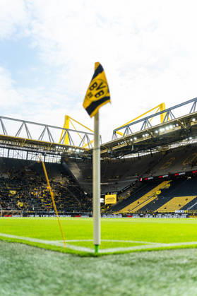 Germany Bundesliga 2025 2026 Matchday 33, Borussia Dortmund vs Eintracht Frankfurt, Friday, 08 05 2026 Signal Iduna Park, Nordrhein Westfalen Stadion, General view Corner flag overview Copyright: xCelinaxLeiersx