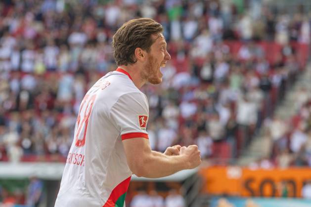 Goal celebration, cheers after his goal for 3 0 by Michael Gregoritsch FC Augsburg , FC Augsburg vs Borussia Moenchengladbach, Soccer, 1 Bundesliga, 33 Matchday, 09 05 2026 DFB regulations prohibit any use of photographs as image sequences and or quasi video Copyright: xkolbert-press PeterxFastlx