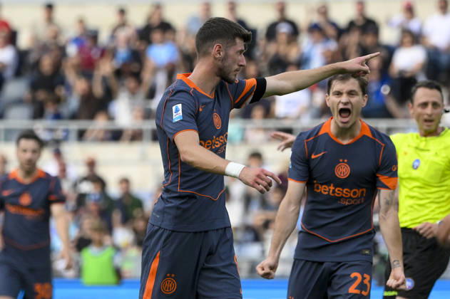 Inter Milan™s Petar Sucic celebrates after scoring the goal 0-2 during the Serie A Enilive soccer match between SS Lazio and Inter - FC Internazionale at the Rome s Olympic stadium, Italy - Saturday, May 09, 2026. - Soccer. Copyright: xFabrizioxCorradetti LaPressex