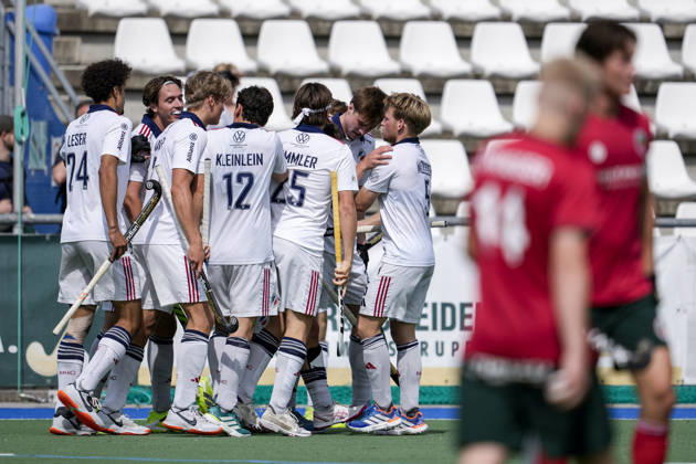 Players of Mannheimer HC MHC , celebrate the goal, celebrate the goal, goal, celebration, cheer, cheers about the goal, joy, joy, optimistic, positive, game scene, highlight, action, 10 05 2026, Mannheim Germany , Hockey, 1 Bundesliga, Men, Mannheimer HC Crefelder HTC xozx