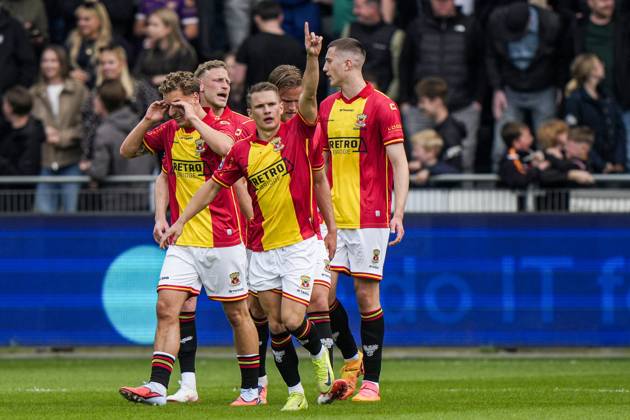 DEVENTER - Mathis Suray of Go Ahead Eagles celebrates the 1-1 during the Dutch Eredivisie match between Go Ahead Eagles and PSV at De Adelaarshorst on May 10, 2026, in Deventer, the Netherlands. TOBIAS KLEUVER ANP Eredivisie 2025-2026 xVIxANPxSportx xxANPxIVx 557932729 originalFilename: 557932729