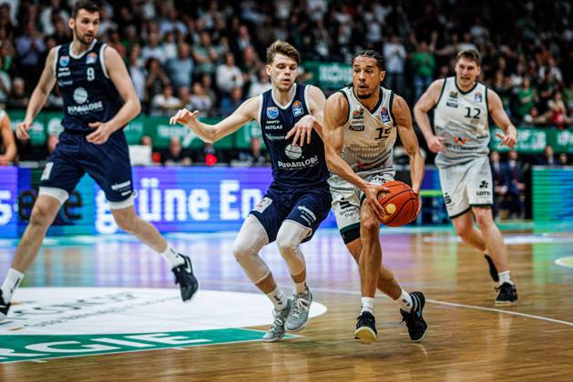 Jordan Roland Gladiators Trier in a duel with Perttu Blomgren MBC Syntainics Perttu Blomgren MBC Syntainics , Vet Concept Gladiators Trier vs MBC Syntainics, Basketball, easyCredit BBL, Matchday 34, Season 2025 2026, 10 05 2026 Vet Concept Gladiators Trier vs MBC Syntainics, Basketball, easyCredit BBL, Matchday 34, Season 2025 2026, 10 05 2026 Copyright: xEibner-Pressefoto AlexanderxNeisx EP_ANS