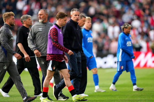 Eredivisie: Feyenoord Rotterdam v AZ Alkmaar Rotterdam - Gijs Smal of Feyenoord Rotterdam, Coach Robin van Persie of Feyenoord Rotterdam during the 33rd competition round of the 2025 2026 Eredivisie season. The match is set between Feyenoord Rotterdam and AZ Alkmaar at De Kuip on 10 May 2026 in Rotterdam, The Netherlands. Copyright: xYannickxVerhoevenx