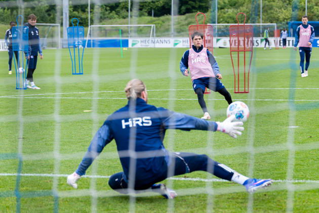 14 05 2026, Football, Training of FC Schalke 04 v l Goalkeeper Loris Karius FC Schalke 04 , Soufiane El Faouzi FC Schalke 04 Gelsenkirchen Training ground FC Schalke 04 NRW Germany xRHR PHOTO YYx Copyright: RHR-FOTOx RHR-FOTO YY