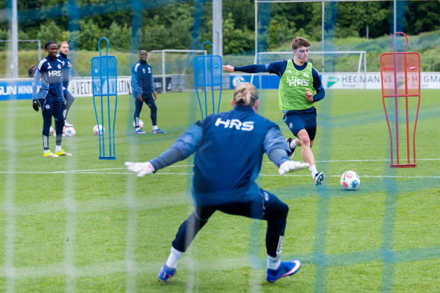 14 05 2026, Football, Training of FC Schalke 04 v l Goalkeeper Loris Karius FC Schalke 04 , Dylan Leonard FC Schalke 04 Gelsenkirchen Training ground FC Schalke 04 NRW Germany xRHR PHOTO YYx Copyright: RHR-FOTOx RHR-FOTO YY