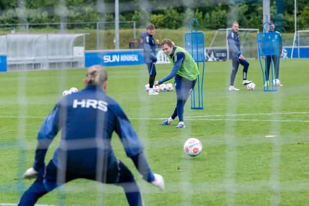 14 05 2026, Football, Training of FC Schalke 04 f l Goalkeeper Loris Karius FC Schalke 04 , Finn Porath FC Schalke 04 Gelsenkirchen Training ground FC Schalke 04 NRW Germany xRHR PHOTO YYx Copyright: RHR-FOTOx RHR-FOTO YY