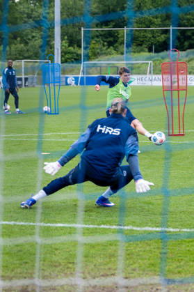 14 05 2026, Football, Training of FC Schalke 04 v l Goalkeeper Loris Karius FC Schalke 04 , Dylan Leonard FC Schalke 04 Gelsenkirchen Training ground FC Schalke 04 NRW Germany xRHR PHOTO YYx Copyright: RHR-FOTOx RHR-FOTO YY