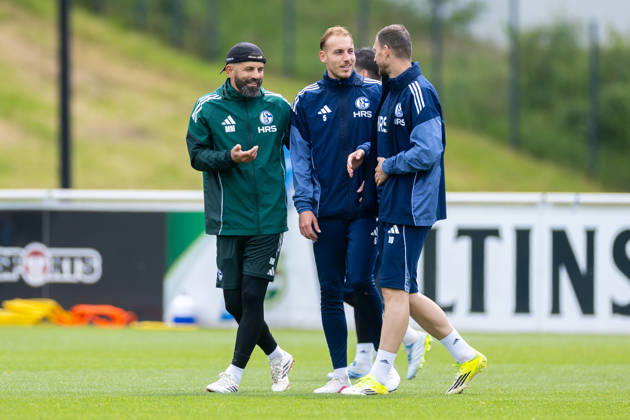 14 05 2026, Football, Training of FC Schalke 04 f l Coach Miron Muslic FC Schalke 04 , Timo Becker FC Schalke 04 , Edin Dzeko FC Schalke 04 Gelsenkirchen Training ground FC Schalke 04 NRW Germany xRHR PHOTO YYx Copyright: RHR-FOTOx RHR-FOTO YY